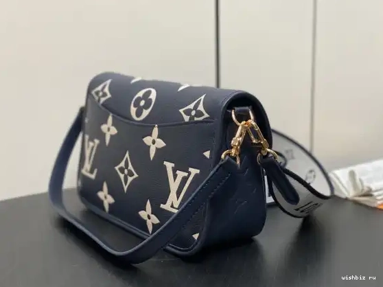 WIS VUITTON Diane-24*15*9 Nano LOUIS CM 0704